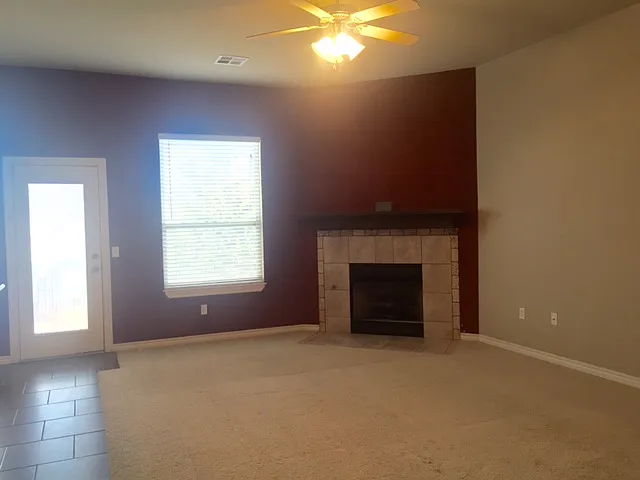 2809 NE 129th St — Photo 3
