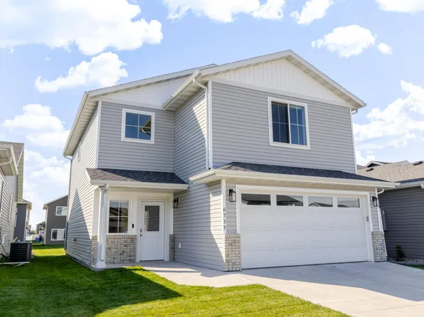 6735 Meadow View Dr S, Fargo, ND 58104