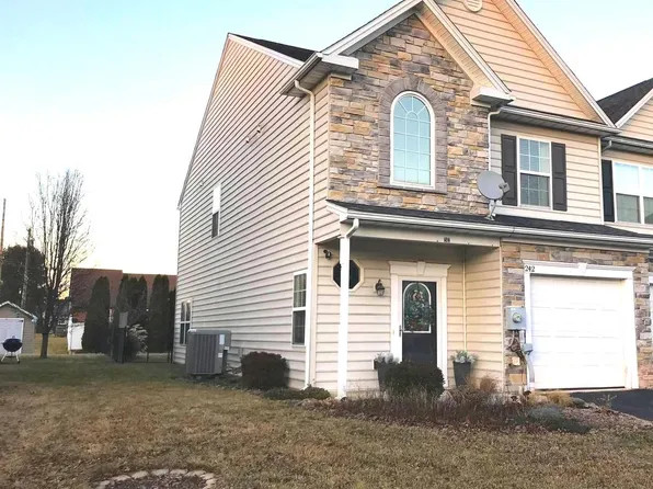 242 Whitley Dr #61, Chambersburg, PA 17201
