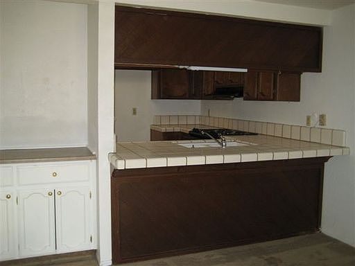 3rd image of 1109 E Orangeburg Ave APT 19