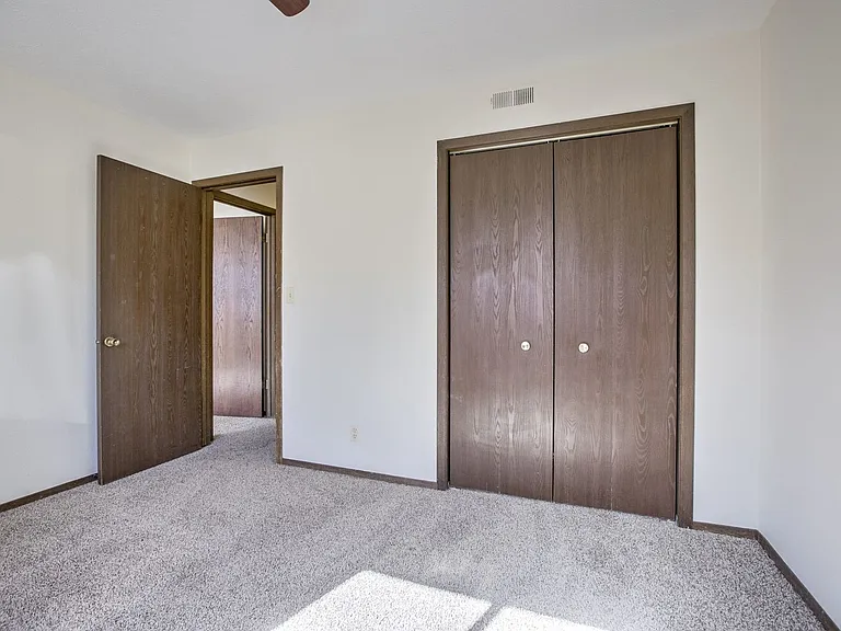 1025 E St — Photo 5