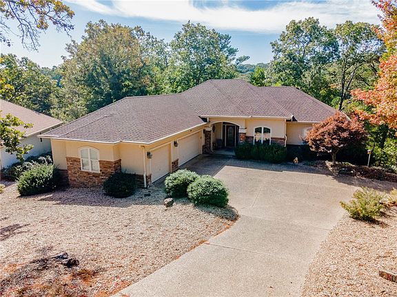 4th image of 20 Milford Ln