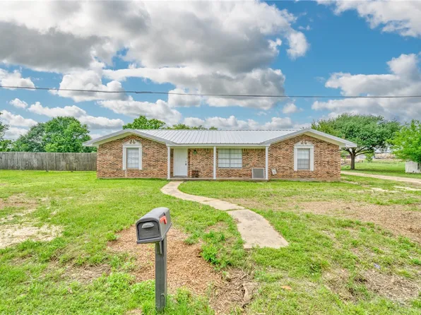 140 Crete St, Normangee, TX 77871