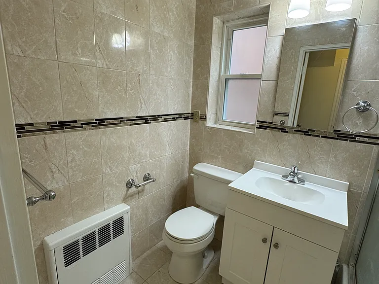 1305 E 65th St #1 — Photo 15