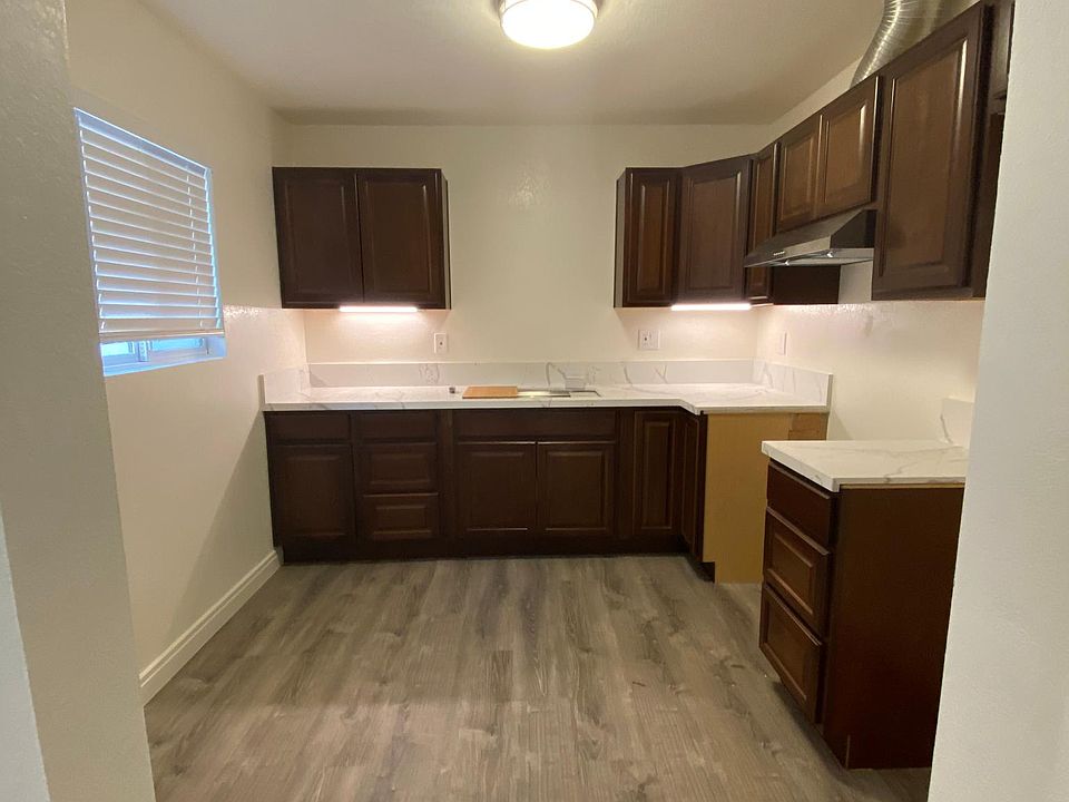1st image of 439 Kimball Way