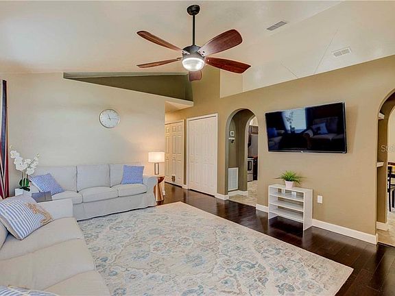 4th image of 4137 Stonefield Dr
