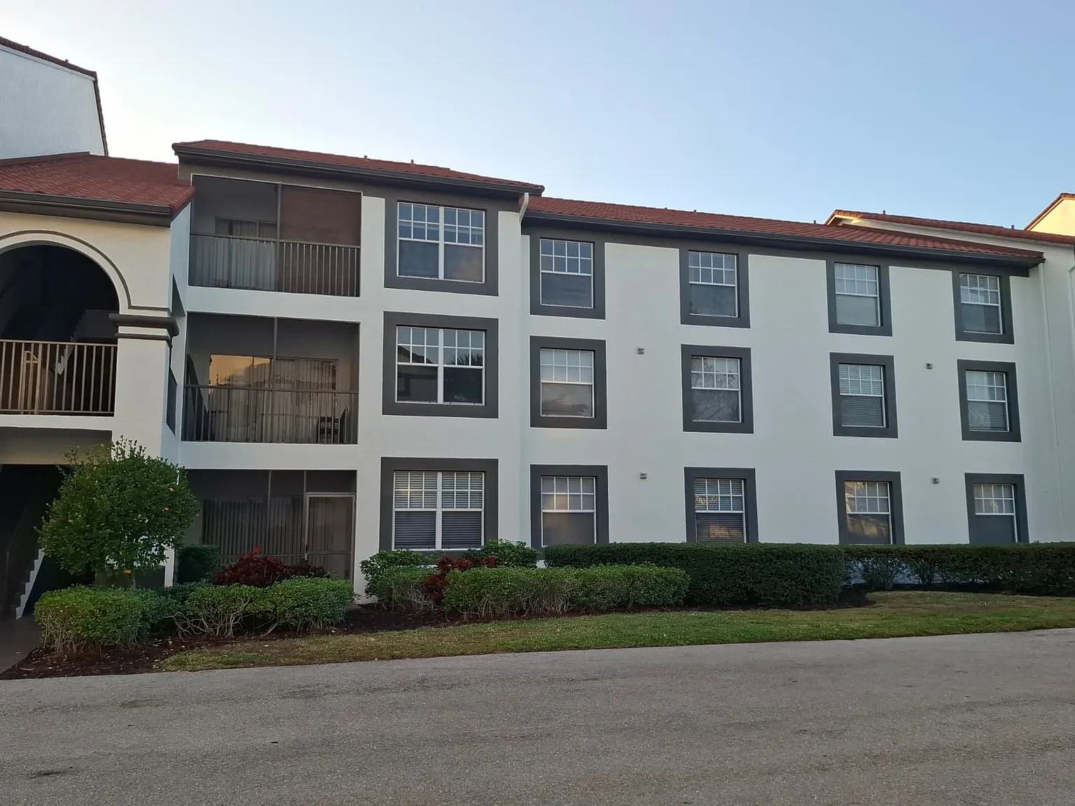 2 bed, 1250 sqft, $1,799 — Photo 2