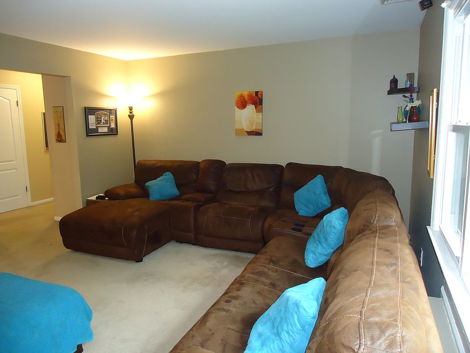 2nd image of 64 E Sunnyside Ln