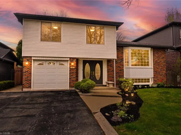 694 Mullin Way, Burlington, ON L7L 4J7