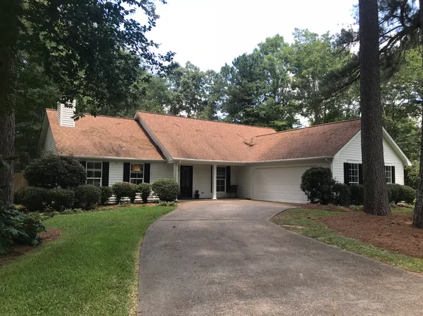 109 Pine Ridge Cir, Starkville, MS 39759