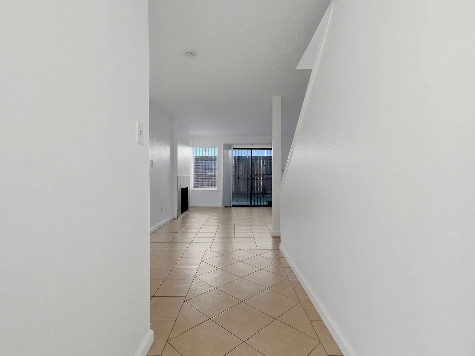 2 bed, 1178 sqft, $1,450 — Photo 4