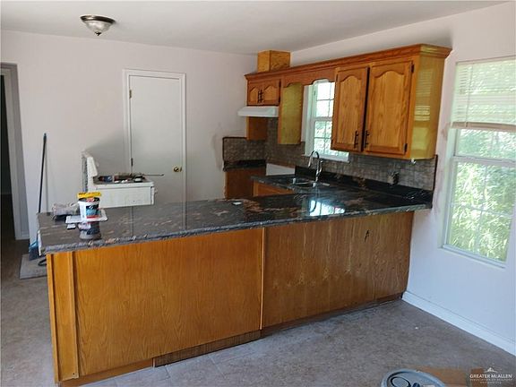 4th image of 1306 N Moorefield Rd