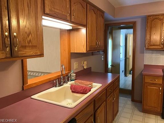 5th image of 7185 Beresford Ave