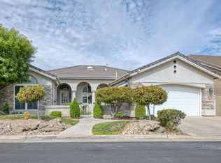 844 E Green Acres Dr, Fresno, CA