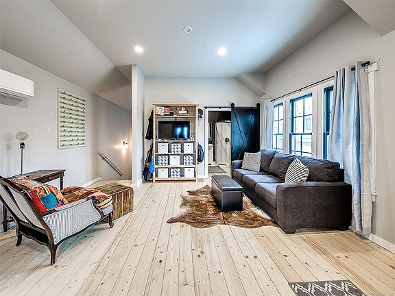 3rd image of 29 Park St #G