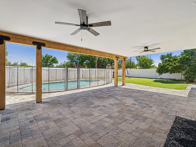 301 E Royal Palm Rd — Photo 50