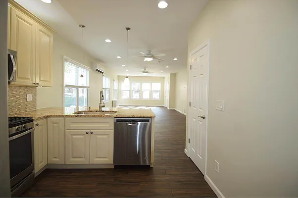 Rented by Ulas Real Estates Inc | media 3