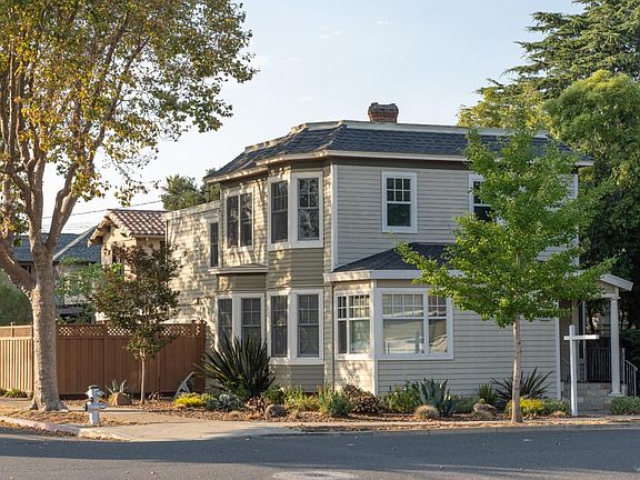 2nd image of 518 Bayswater Ave