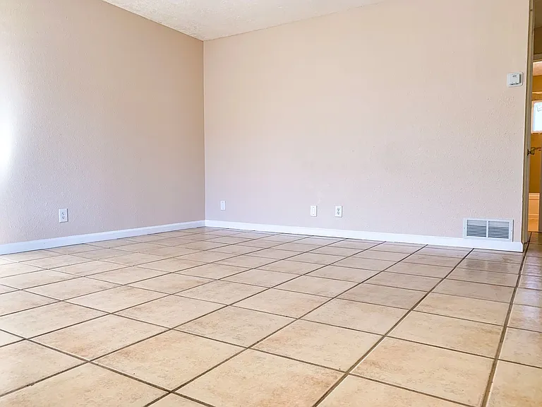 Desert Park Apartments — Photo 12