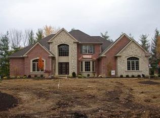 3 Myerdale Dr, Blue Ash, OH 45242