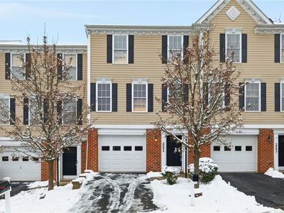 221 Persimmon Ln, Canonsburg, PA, 15317