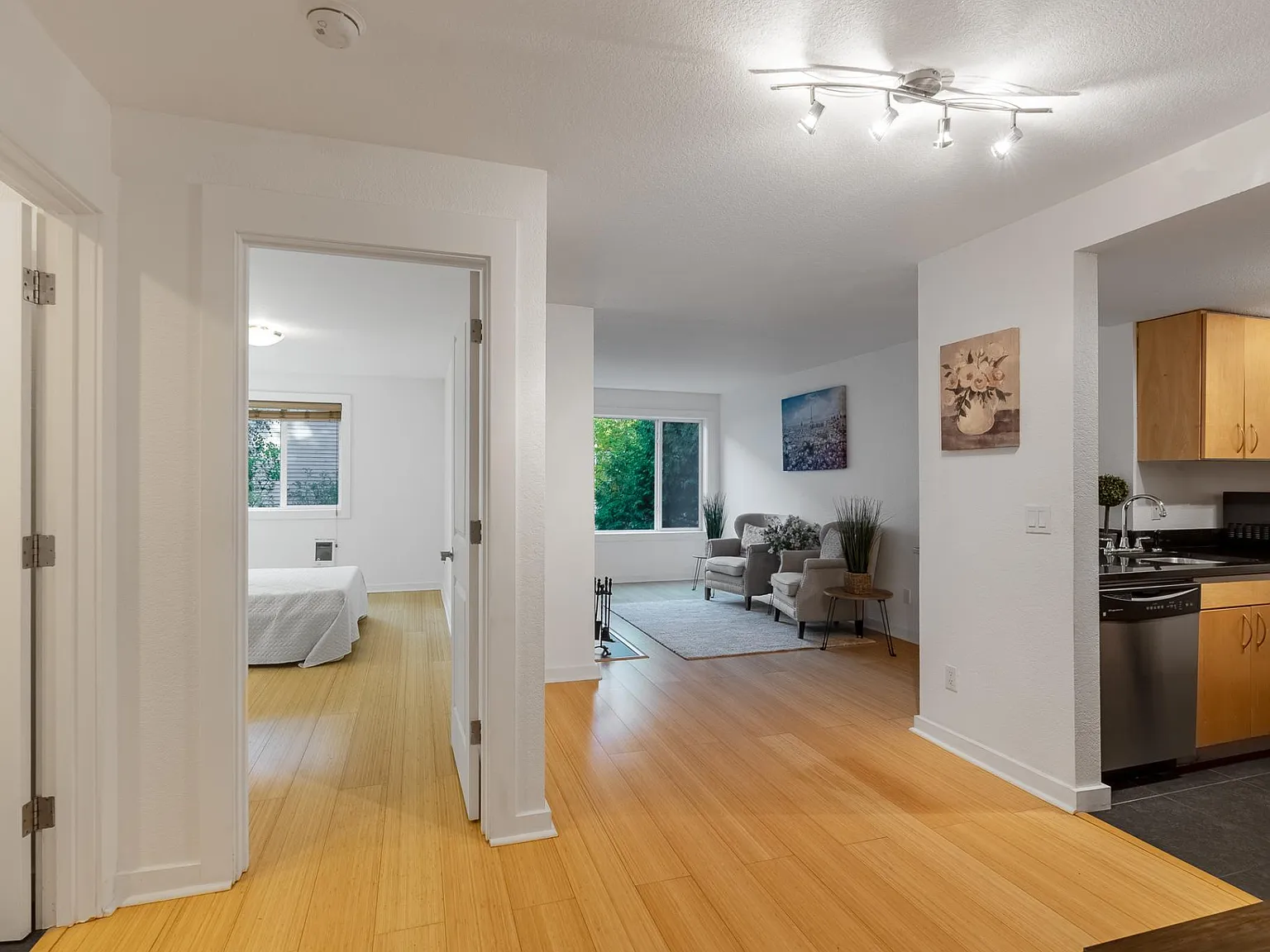 840 NE 125th St — Photo 3