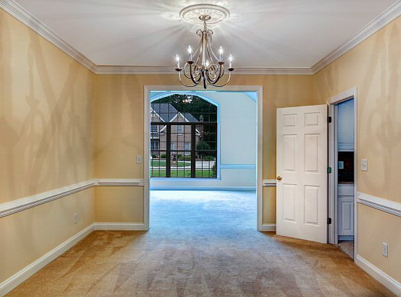 4th image of 444 Somerset Way