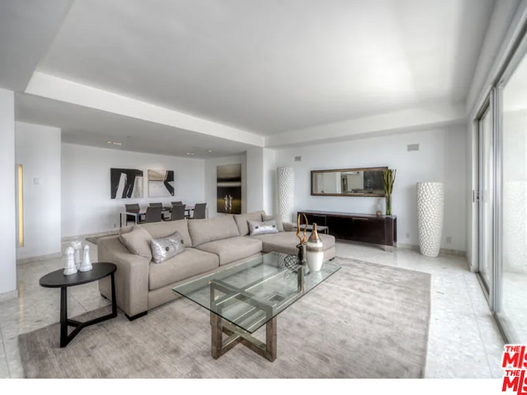 7250 Franklin Ave #1207 — Photo 18