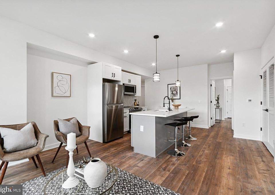 1st image of 6211 Woodbine Ave Unit 6