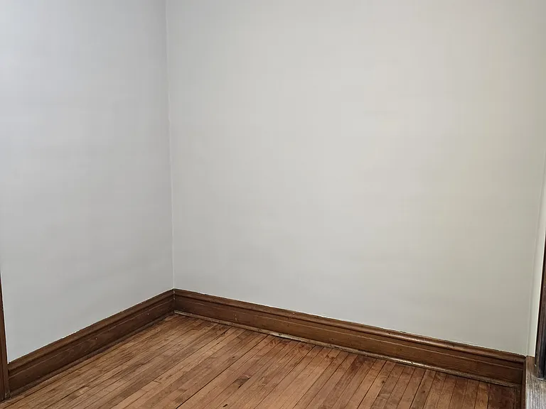 4852 S Wood St #3R — Photo 9