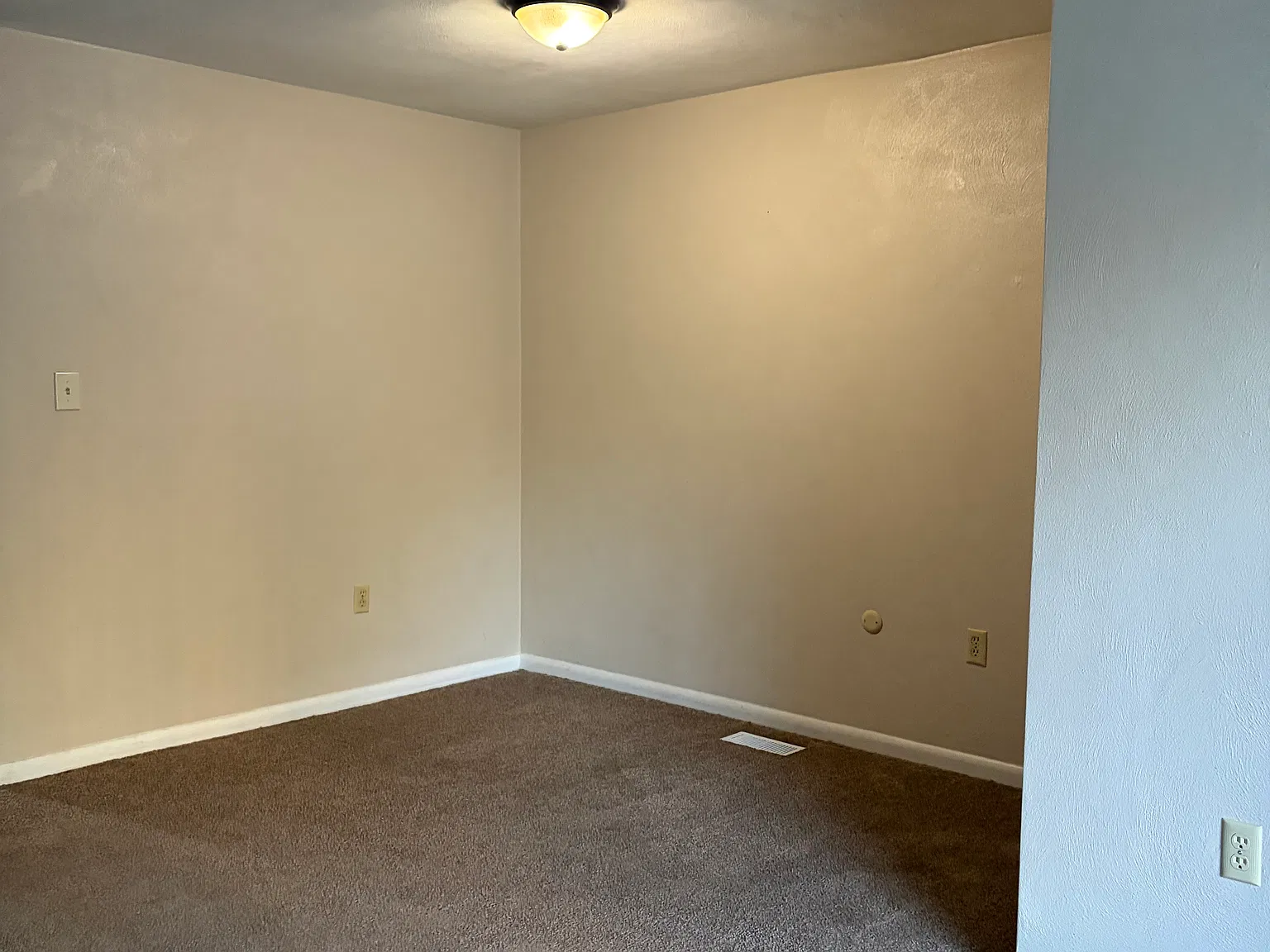 2 bed, 1.5 bath, 1106 sqft, $1,400 — Photo 4