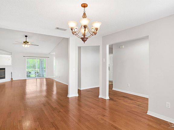 5th image of 128 Gunwale Rd