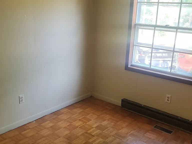7940 Airport Rd — Photo 11