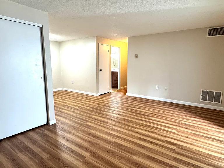 7 Village Rock Ln #3 — Photo 7