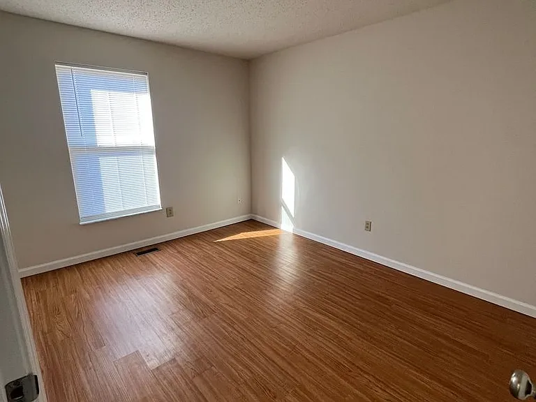602 Bristol Ct — Photo 14