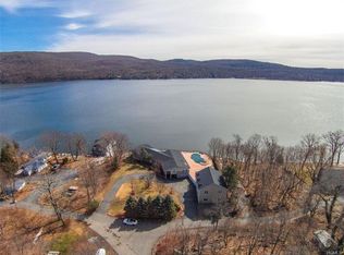 66 Ferncliff Rd, Greenwood Lake, NY 10925