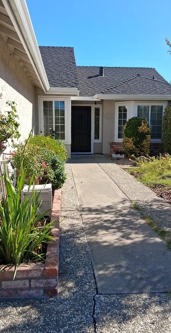 3 bed, 1336 sqft, $4,000 — Photo 2