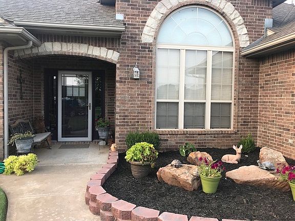 2nd image of 810 Caribou Cir