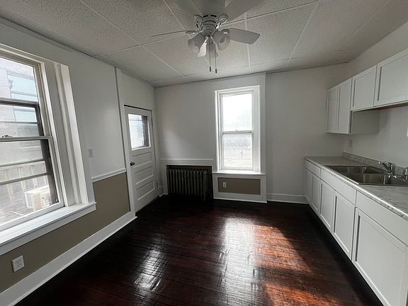 4th image of 509 N Perry St #509