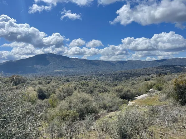 35 Miami Way, Oakhurst, CA 93644