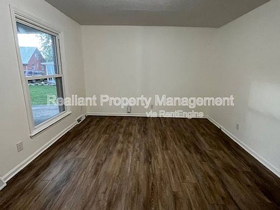 3rd image of 5 Garden Park Cir