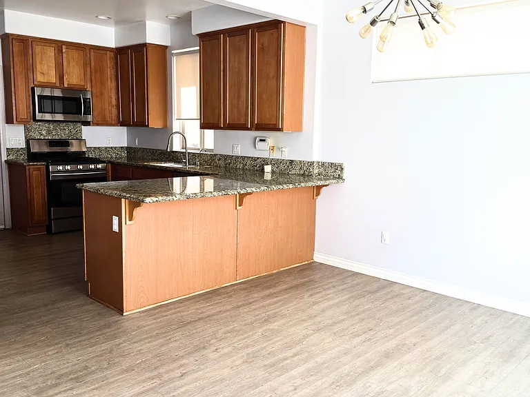 13438 Roselle Ave — Photo 15