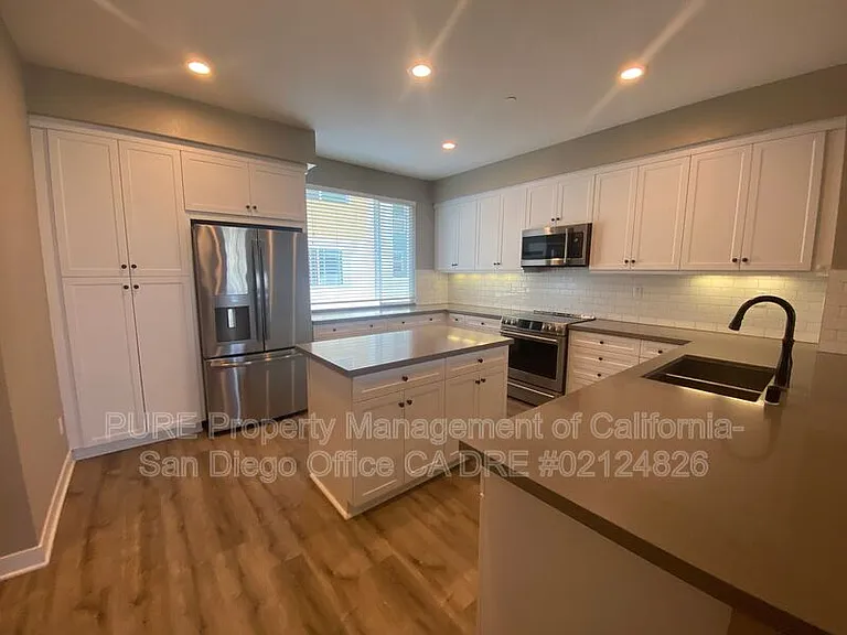 713 Shoreline Rd — Photo 6