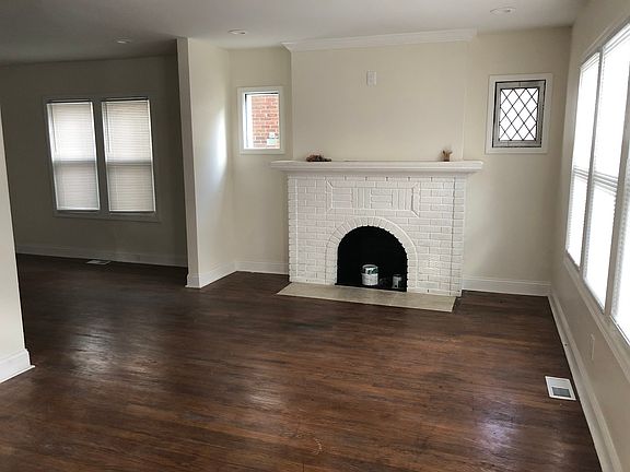 3rd image of 16551 Roselawn St