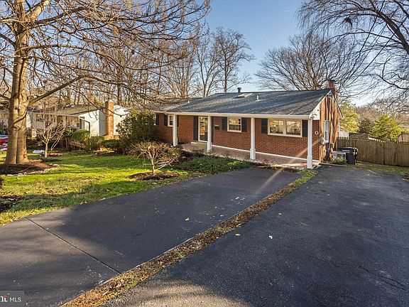 2nd image of 8403 Bound Brook Ln