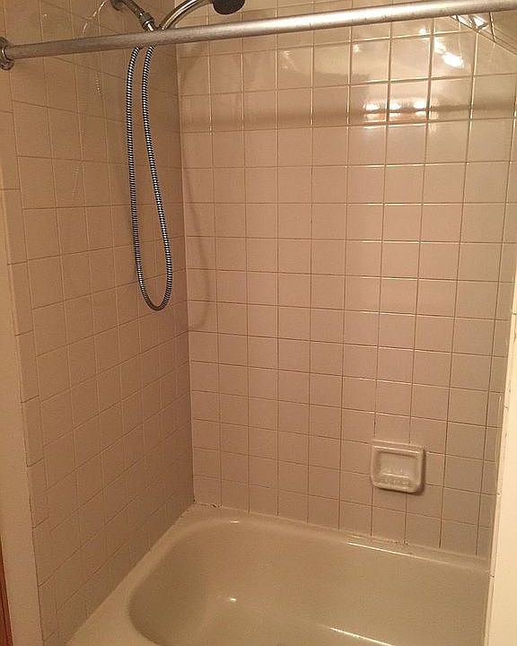shower/tub