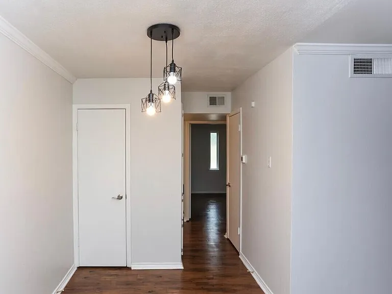 500 W Lamar St McKinney, Tx. 75069 — Photo 7