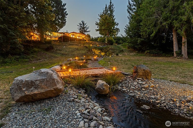 4th image of 834 Durrwachter Road
