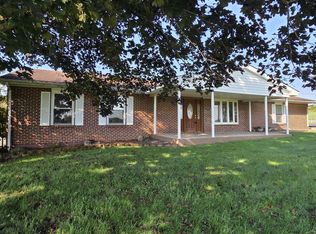 206 Wolf Creek Rd, Fayetteville, WV 25840