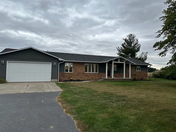 8982 N 1100th St, Newton, IL 62448